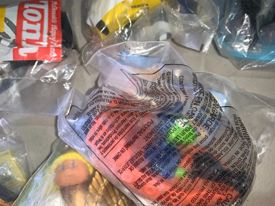 LOTE DE 4 JUGUETES SELLADOS MCDONALDS HAPPY FOOD - TONKA, HOT WHEELS, BATMAN, REPOLLO P Foto 4 de 4