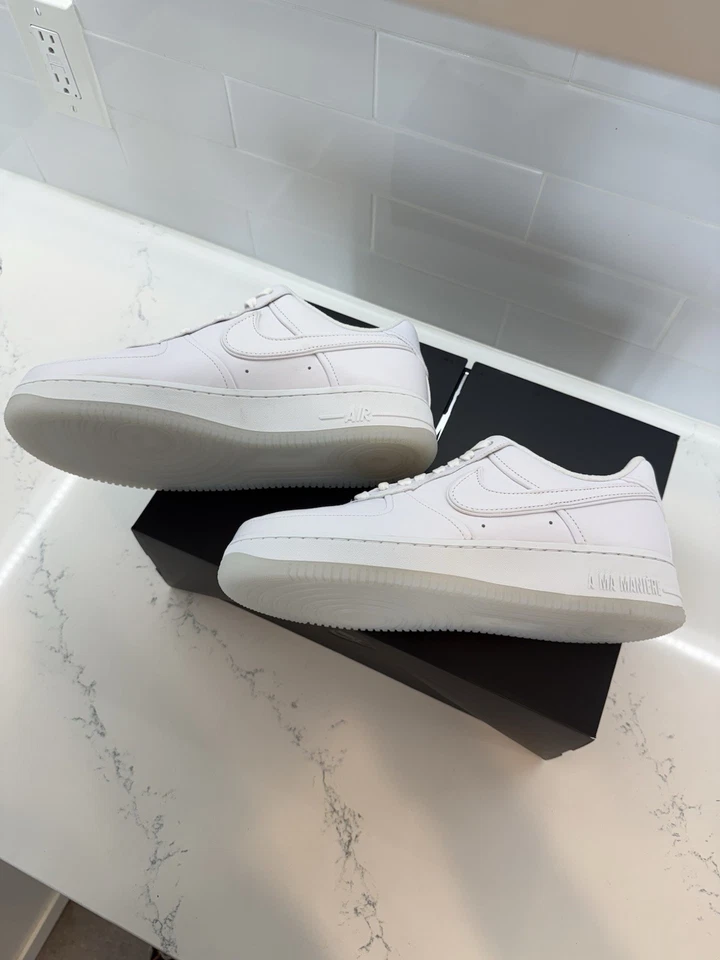 Mujer’s 12W Nike A Ma Maniére x Air Force 1 Bajo Triple Blanco Hombre’s 10.5M Foto 4 de 4