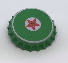 BROCHE - HEINEKEN - FORME CAPSULE DE BIÈRE - 3 CM DE DIAMÈTRE - NE CLIGNOTE PAS