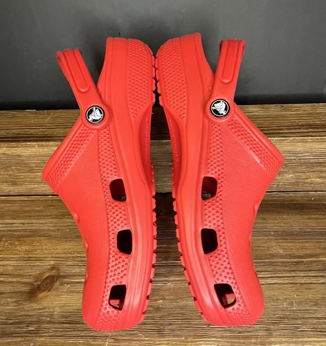 Crocs Unisex-Adult Classic Clogs , Red,, 7 Men/9 Women, New No Tag - Picture 2 of 5