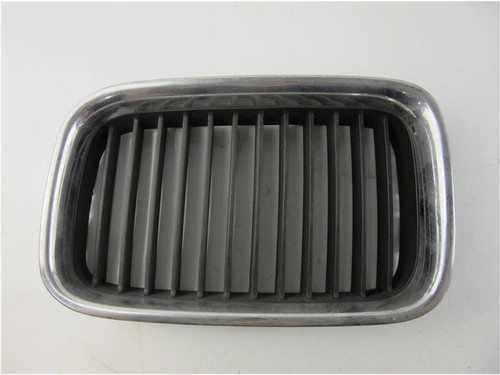 BMW 3er E30 Kühlergrill Niere Links 8122237