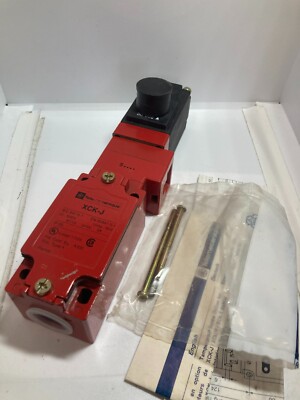 TELEMECANIQUE XCKJ5955M01 LIMIT SWITCH 220VDC NNB