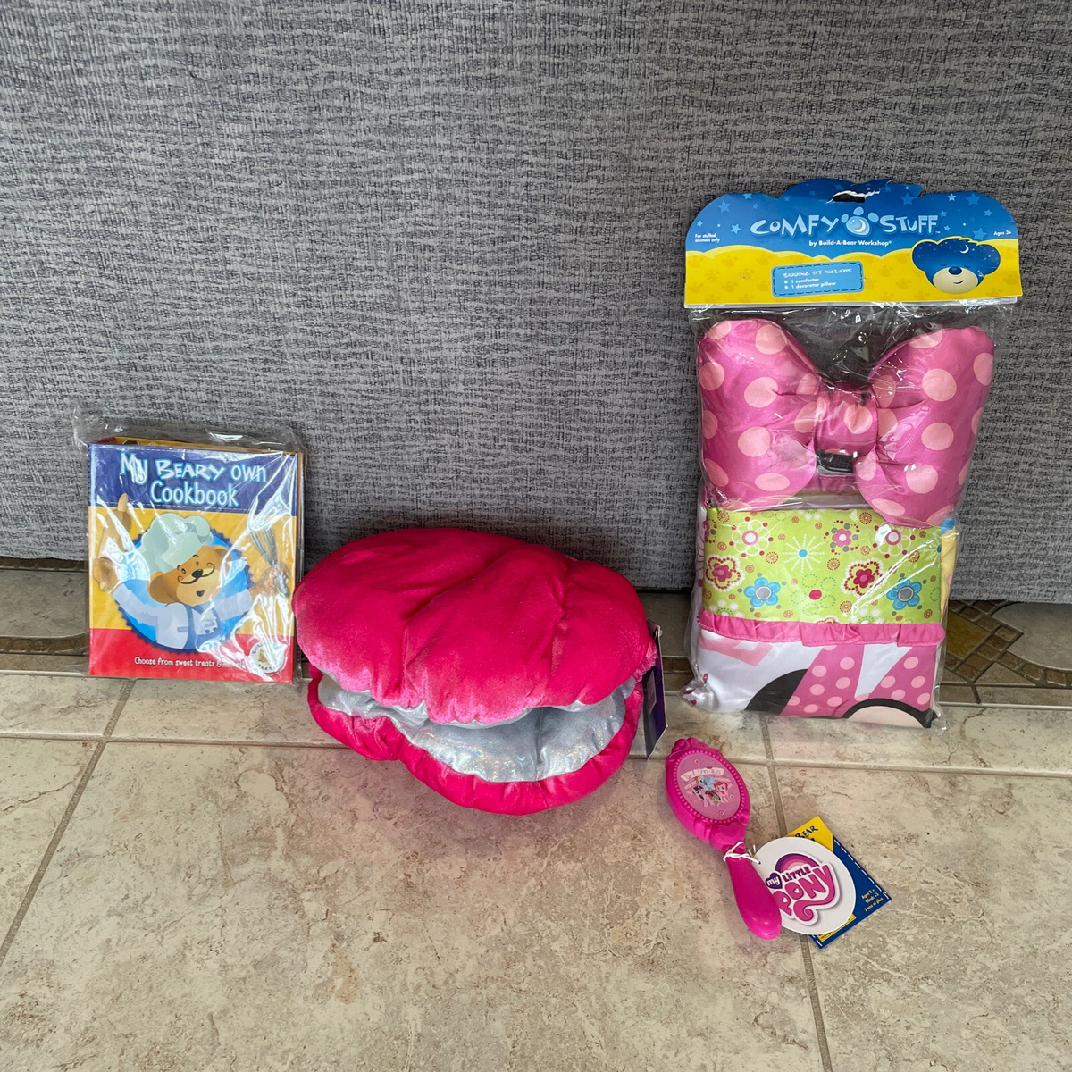 Build A Bear Accessory LOT! Pink Shell Minnie Bedding, Brush | eBay