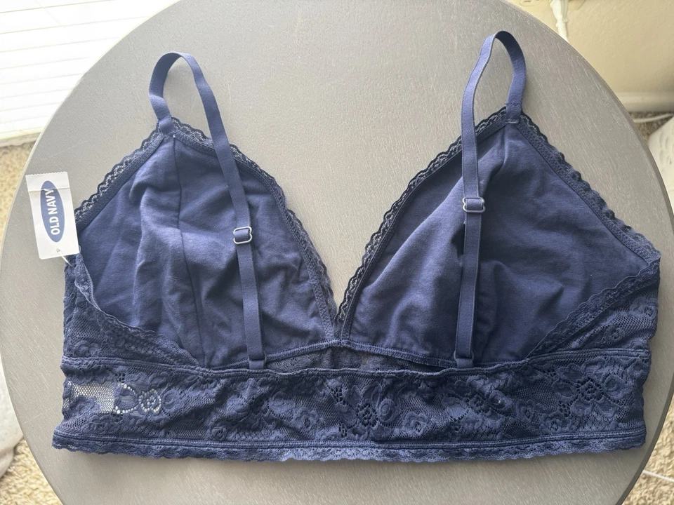Blusa Bralette Feminina Old Navy Azul Marinho Renda Decote V Azul Escuro Bralette Tamanho XL - Imagem 2 de 3