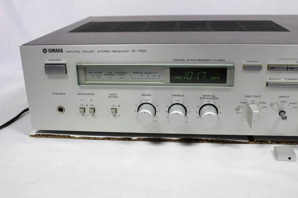 Yamaha R-700 Receptor Estéreo Sonido Natural -SE VENDE TAL CUAL PARA REPUESTOS/REPARACIÓN Foto 3 de 4