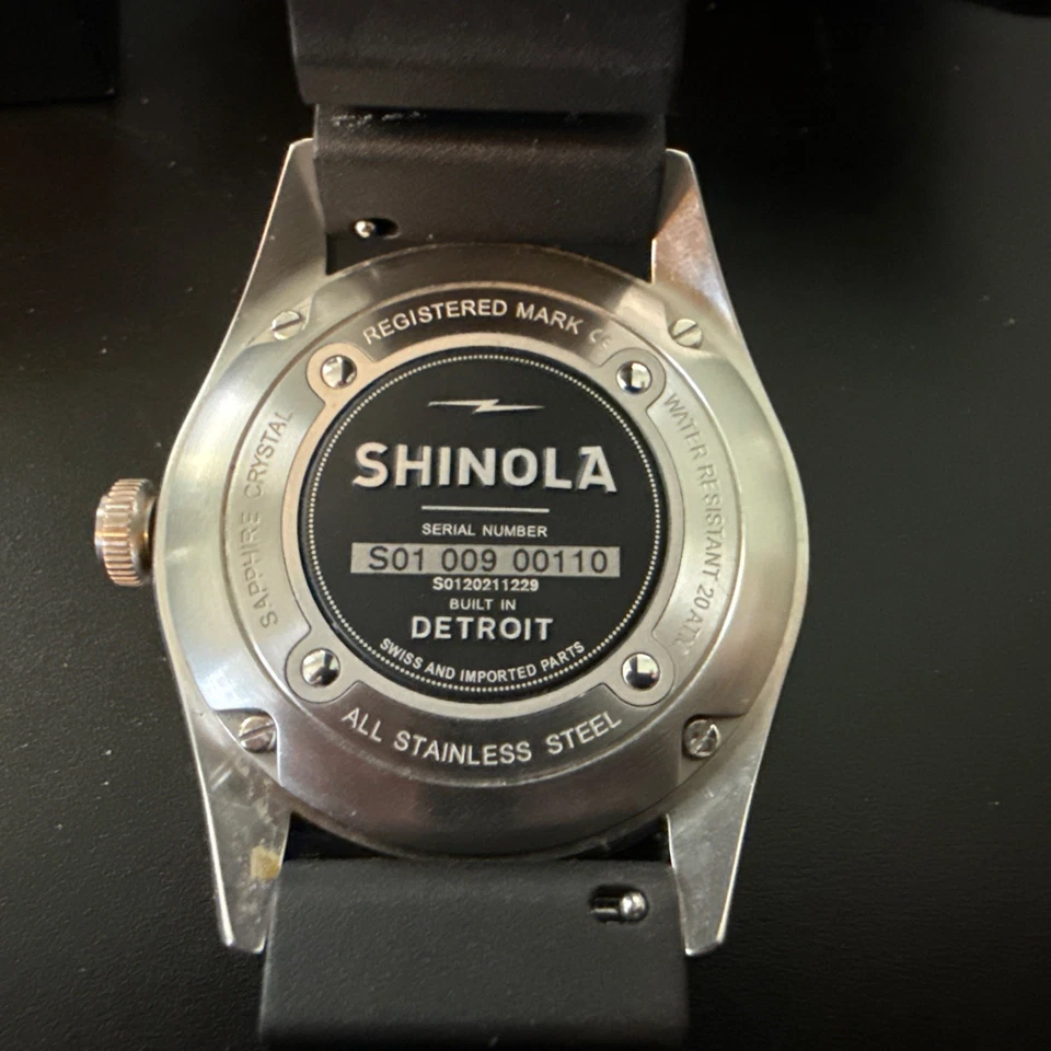 Reloj Shinola 42MM The Duck Caucho Negro S0100900110 correas extra incluidas Foto 4 de 4
