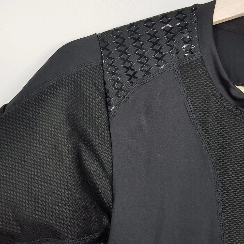 Blusa de triatlo 2XU feminina tamanho XS preta manga curta XTRM compressão - Imagem 4 de 4