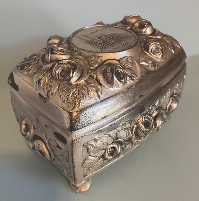 Vintage Metal Souvenir Trinket / Jewelry Box - Embossed Image Cologne Cathedral