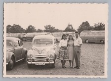 FORD TAUNUS aus Berlin - Frauen Reisebusse Autos VW-Käfer Mode - Foto 1950er