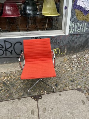 Vitra EA 108Aluminium Chair Eames Hopsak Orange Konferenz-/Besucherstuhl Alu
