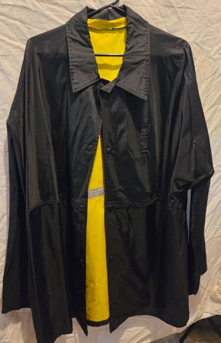 blauer raincoat