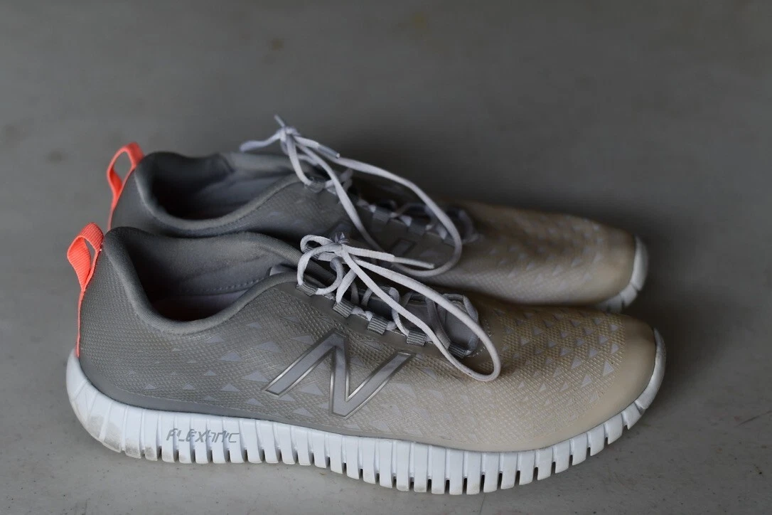 New balance men's 99v1 training sneaker Clearance