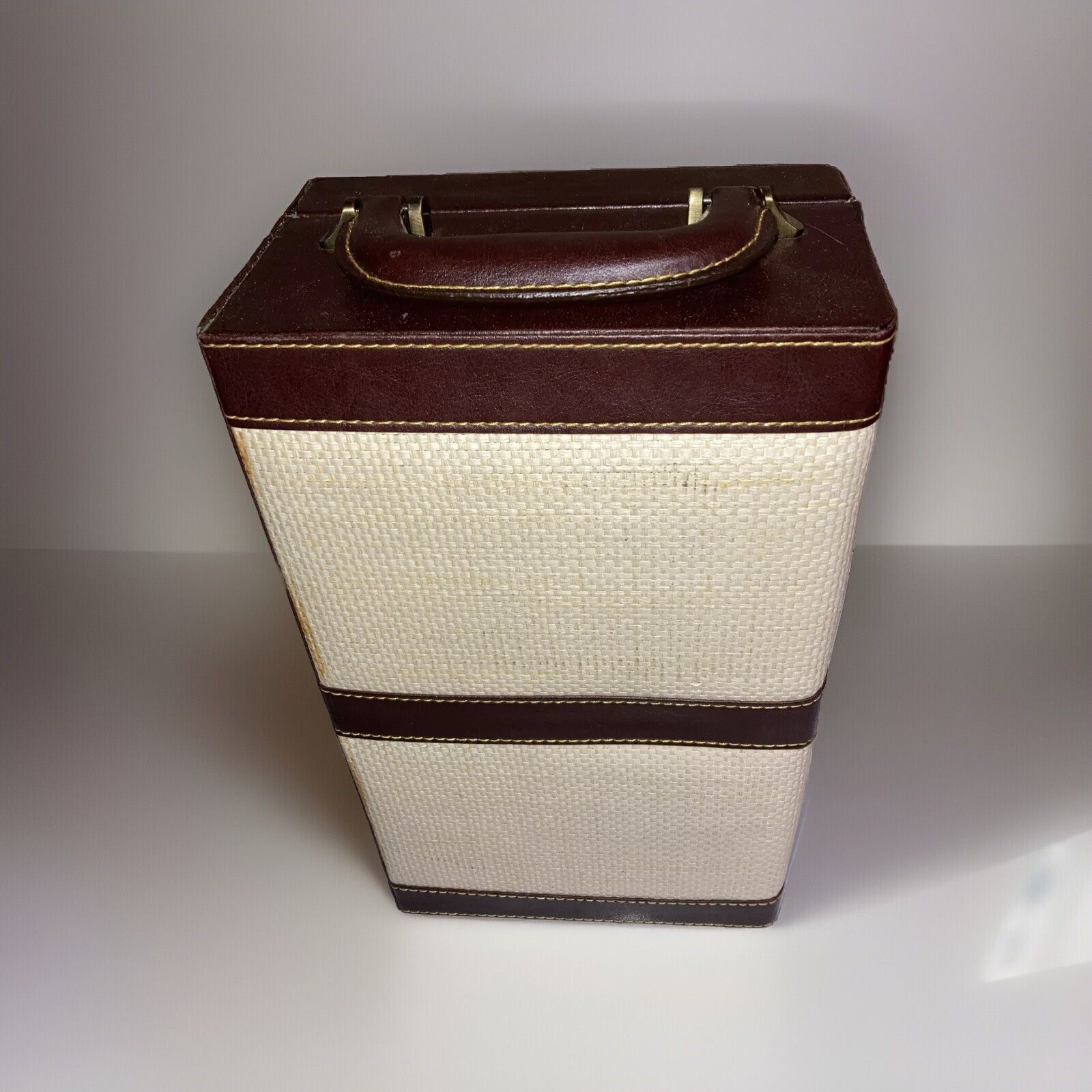 Cadillac Luxury Vehicle Brand Wine Picnic Case -Empty- Rare - VHTF