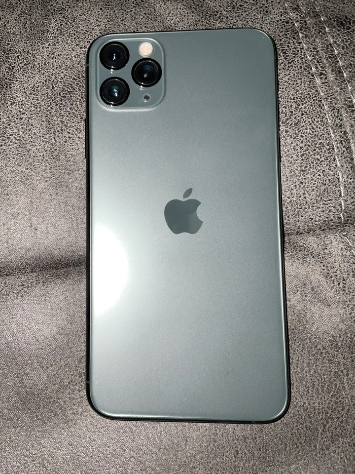 iPhone 11 Pro Max 64GB GREEN - Unlocked - Image 2 of 3