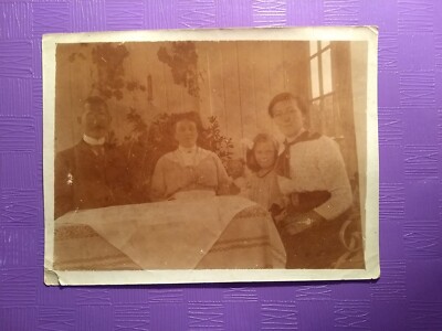 Photo antique old man glasses girl doll women table nice poupée old photo art