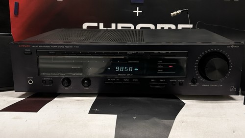 Luxman R-104 Vintage 33watts per channel Digital Synthesized AM/FM Stereo Japan