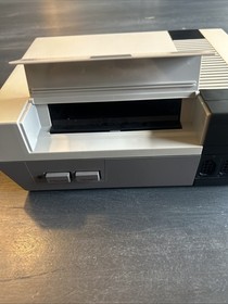 VTG 1985 Nintendo NES-001 Console Controller W Ultimate Basketball Game Zapper