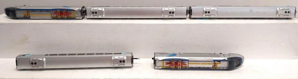 Bachmann 01205 Amtrak Acela Express HO Gauge Electric Starter Train Set with DCC - Image 4 of 4