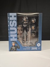 Medicom Toy MAFEX No.123 Catwoman Hush Ver. Batman Figure