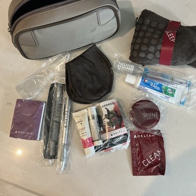 Delta Airlines First Class Essentials Amenity Kit Travel Bag Korres. P1