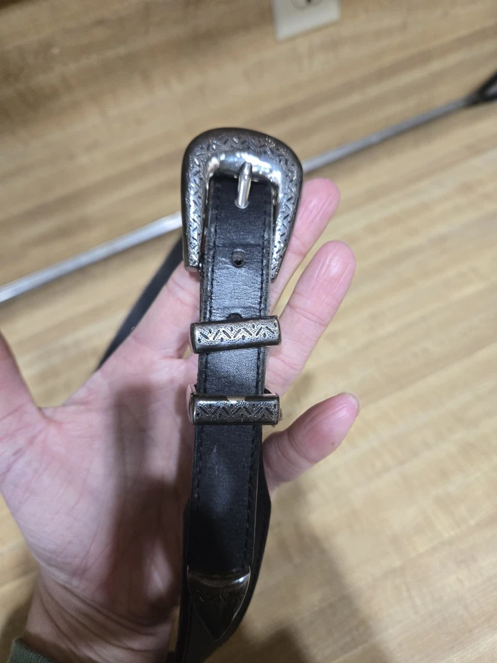 Cinturón Brighton 36" Mujer Grande Negro Cuero Genuino Tachuelas Tono Plata Foto 2 de 4