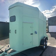 Retro Horsebox Catering Trailer - Mobile Coffee Bar / Gin Van - Vintage Style