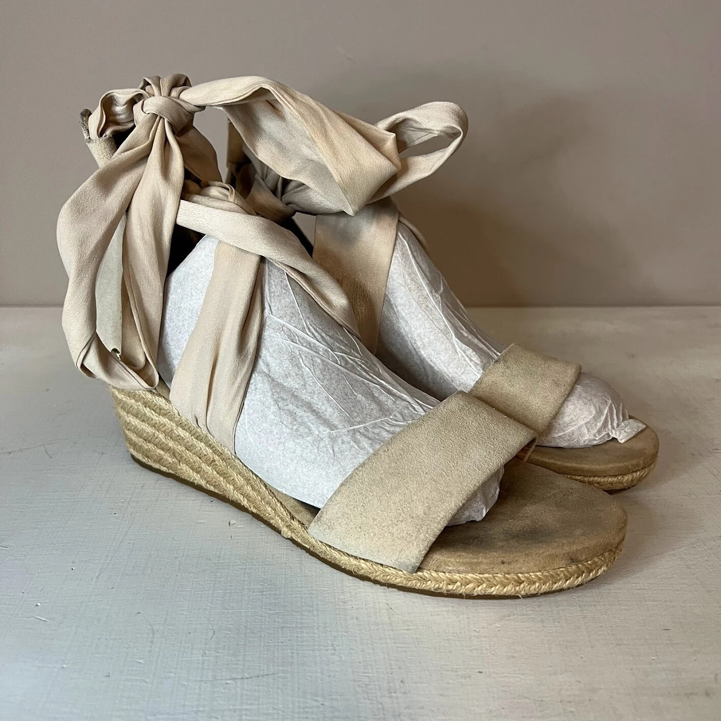 Sandali UGG Australia Trina donna cravatta a nastro pelle scamosciata espadrilla zeppa taglia 9 US
