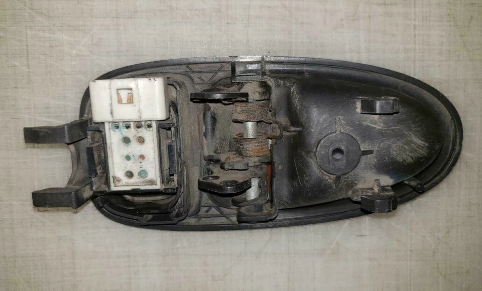 96-02 SATURN SL2 INSIDE DOOR HANDLE RIGHT SIDE GENUINE OEM FACTORY PART SEDAN - Image 2 of 4