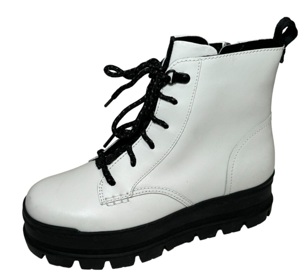 Ugg Sidnee Waterproof Platform Lug Combat Book in White Size 8 New