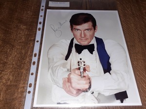 Z3-ROGER-MOORE-AS-JAMES-BOND-007-HAND-SIGNED-AUTOGRAPH-10-X-8-PHOTO-amp-COA