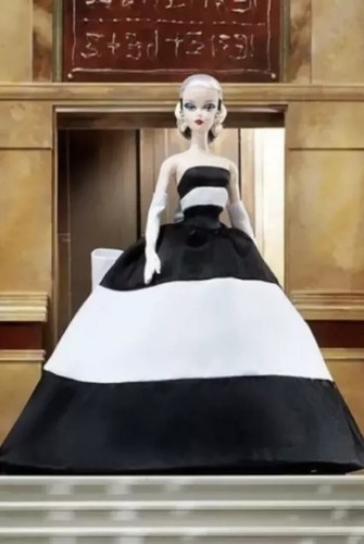 Barbie Silkstone DWF54 - Tweed Tweed Tweed Et Noir - Gold Label 2016 - Collection Mattel