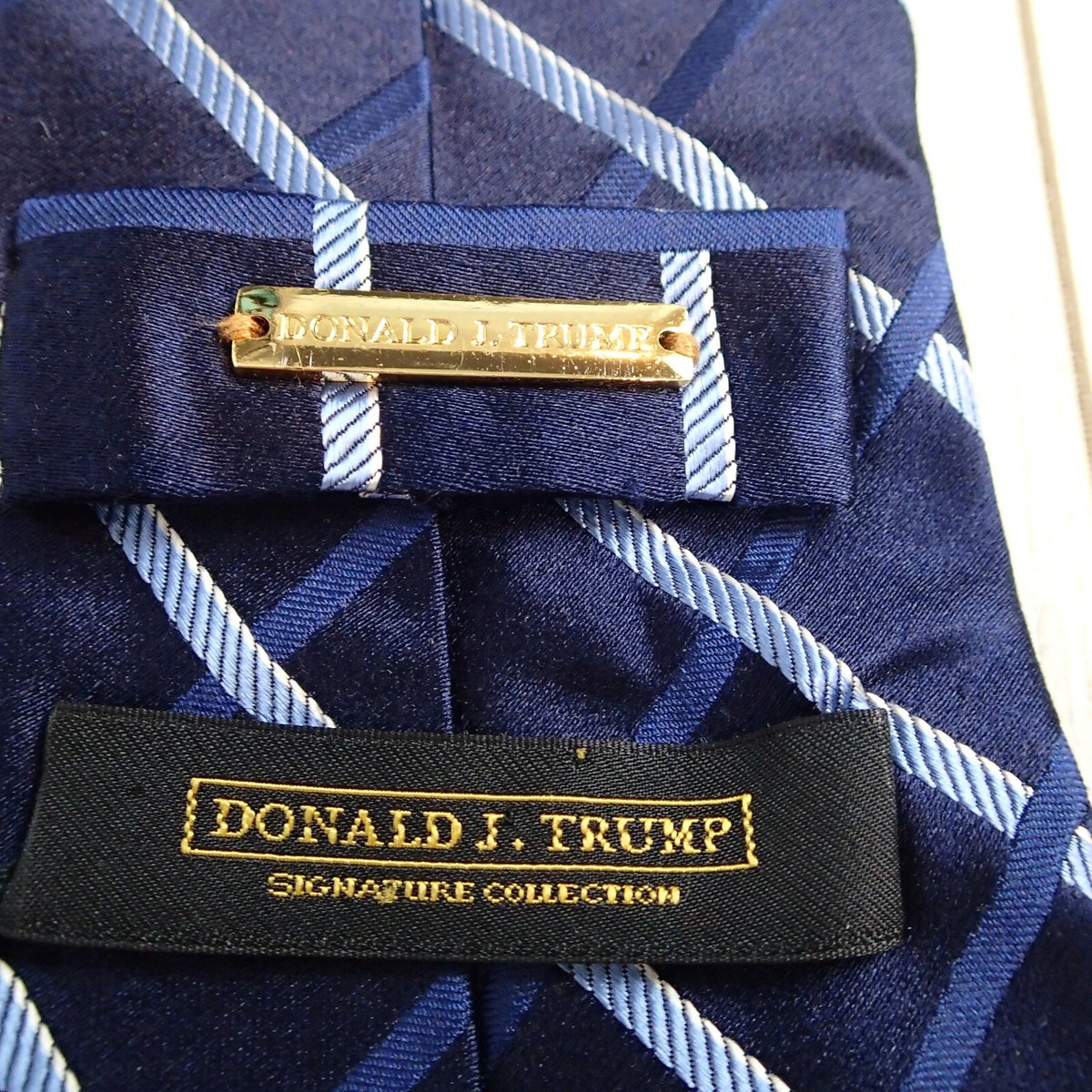 Cravate En Soie 100% - Collection Signature Donald J. Trump - Longueur Classique - Occasion