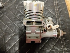 Enya .35 VTV RC AIRPLANE ENGINE Very Good Condition. Very Light Run Time.