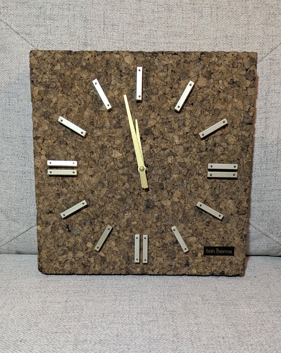 VINTAGE Seth Thomas Signed Cork Lobby Wall Clock 11.25" # E685-323 (4REPAIR)