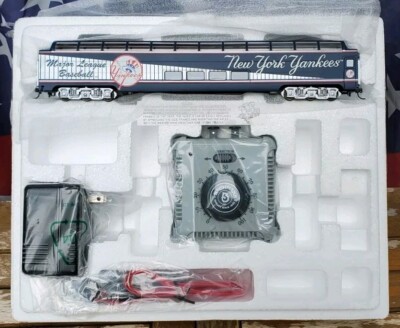 Hawthorne Village NY Major League Baseball Dome Car Train Bachmann HO COA New