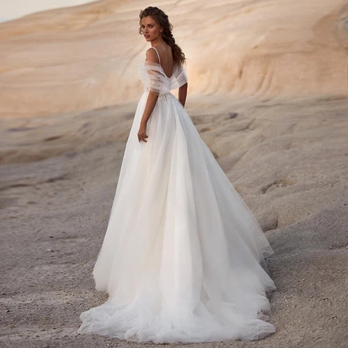 Elegantes A-Linie Brautkleid Spaghettiträger Rückenfrei Spitze Applikation Brautkleider - Bild 5 von 11