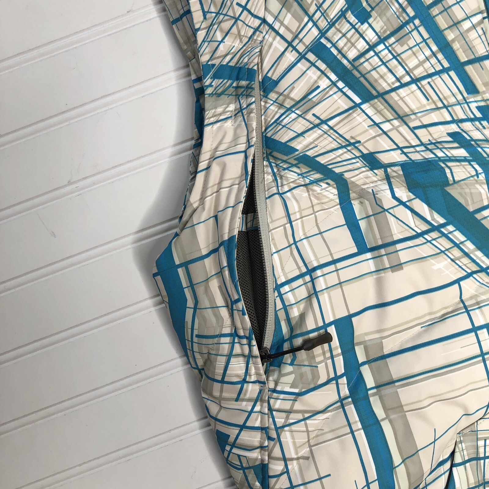 Oakley Mens Puffer Vest Size Medium Cream Blue Logo Insulated Winter