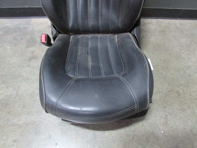 Maserati Quattroporte, LH, Left Front Seat, Black w/ Gray Piping, Used