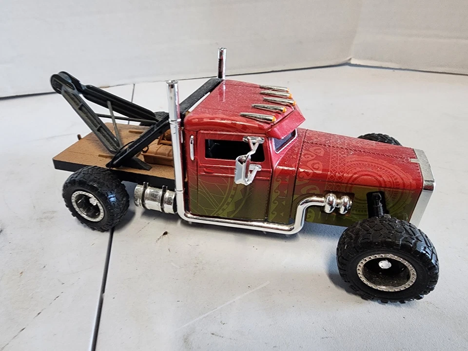 Jada Toys HOBBS & SHAW CUSTOM PETERBILT TRUCK FAST & FURIOUS1:24 - Image 3 of 4