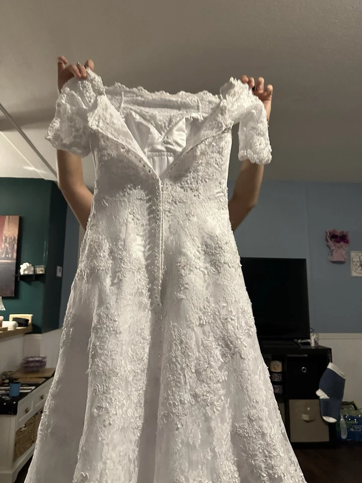 Alfred Angelo Saffire婚纱 — 第 2/4 张图片