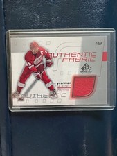 STEVE YZERMAN  Red Wings 2001 SP Game Used  Authentic Fabrics -MINT