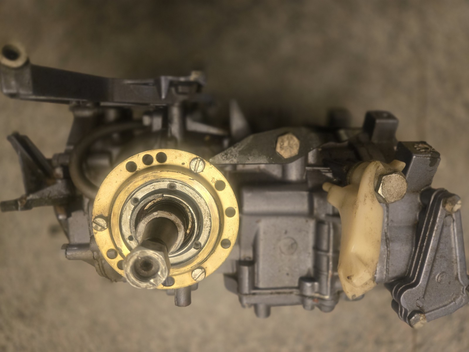 1974 Power Head Evinrude Johnson 20-25 HP Outboard