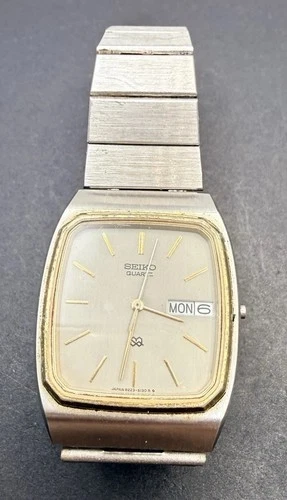 Vintage Seiko Quartz Day Date Square Watch 8223-5139 Not Running Parts Repair R2