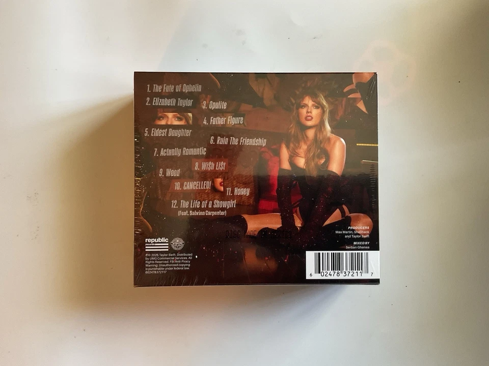 Taylor Swift THE LIFE OF A SHOWGIRL DELUXE CD IT'S BEAUTIFUL + Bracelet SEALED💚 - Image 2 of 4