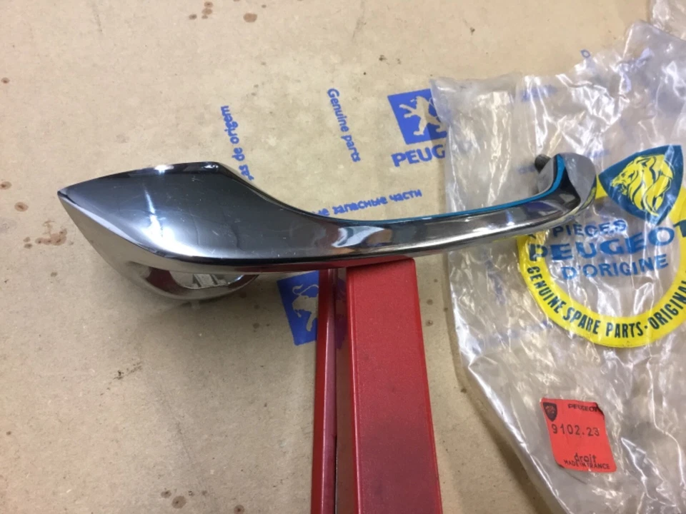 PEUGEOT 404 504 sedã sedã direito externo ALÇA DE PORTA 910223 910224 - Imagem 2 de 3