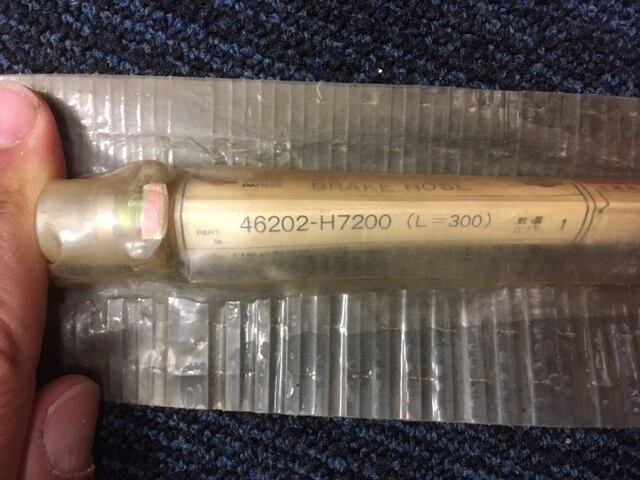MANGUERA FRENO DELANTERO ORIGINAL DATSUN B210 1974-79 46202H7200 Foto 2 de 3
