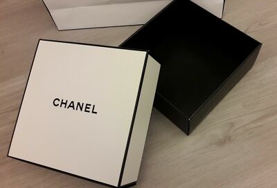 CHANEL beauty make box 非売品　大サイズ CHANEL Big Gift Box 21cm x 21cm x 8cm BIG Size | eBay