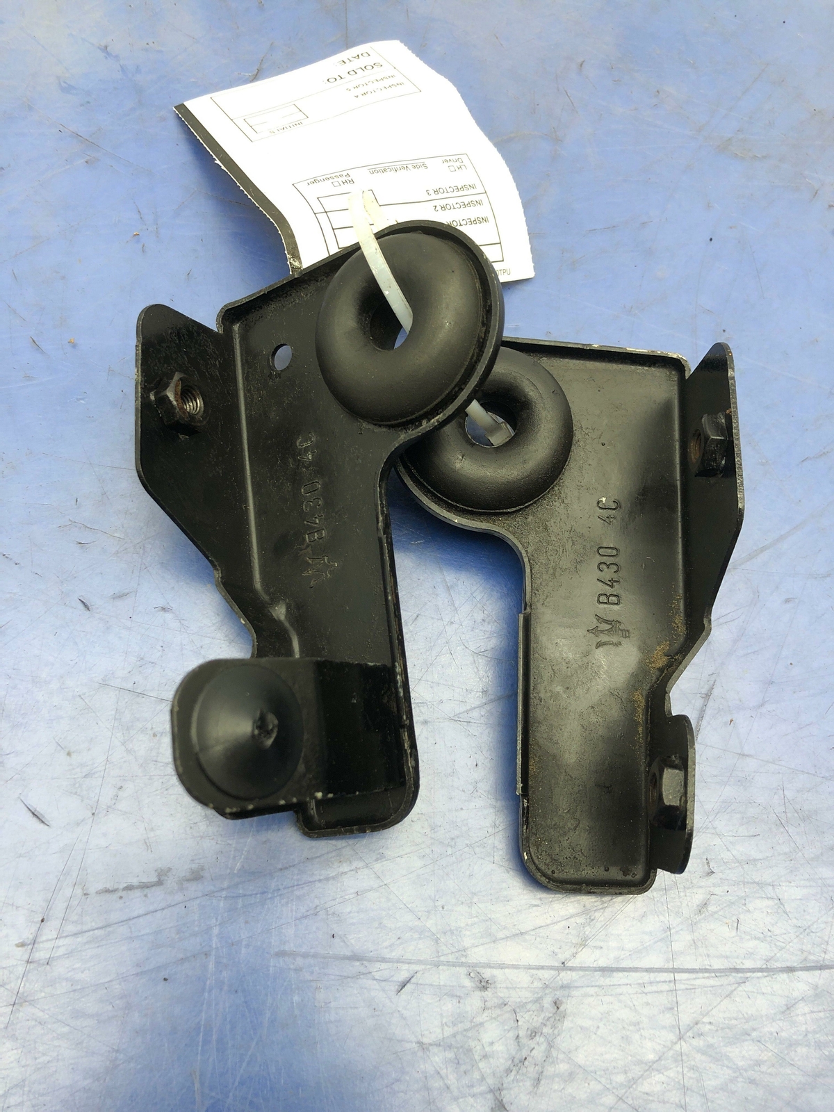 Maserati Quattroporte 2014-2017 Front Right Radiator bracket