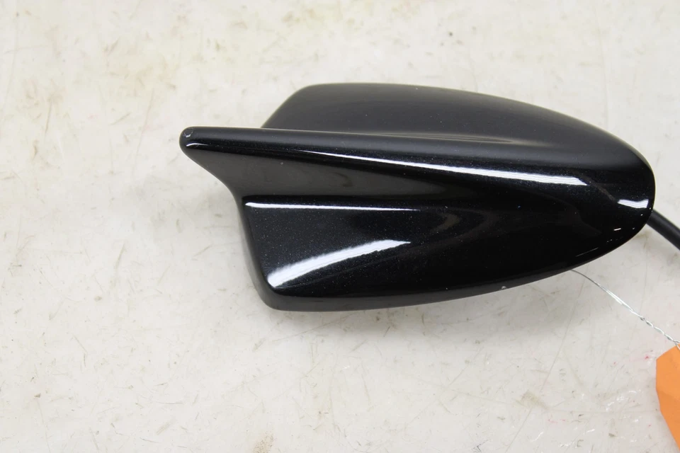 Antena de techo Mazda MX-5 Miata Shark Fin 2016-2023 (41 W) OEM MV20 Foto 4 de 4