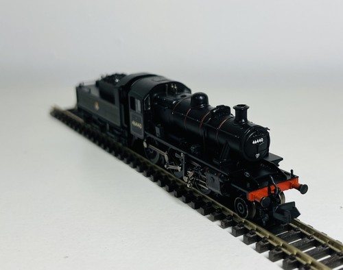 Graham Farish 372-626 Class 2MT Ivatt 2-6-0 46440 in BR lined black early emblem - Picture 8 of 9